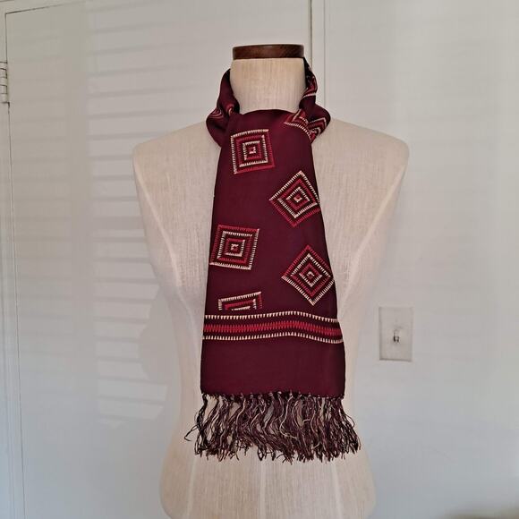 Mens Burgundy & Tan Geometric Rectangular Neck Scarf wFringes - Size 11" X 45" - Picture 10 of 11